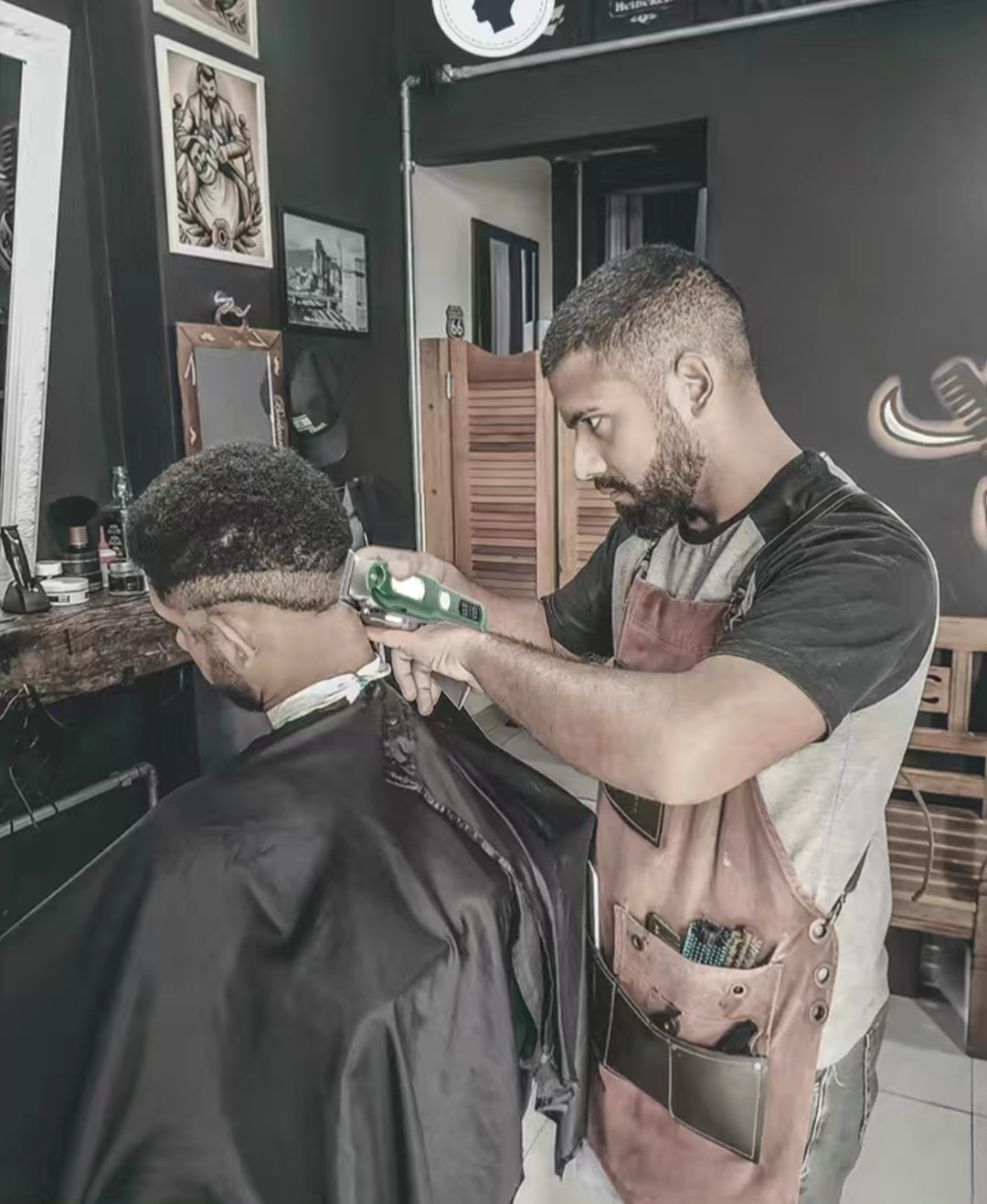 AUX Hair Clipper Oil Head Electric Hair Trimmer Salon-Specific Haircut Electric Clippers Home Engraving Haircut Shaver